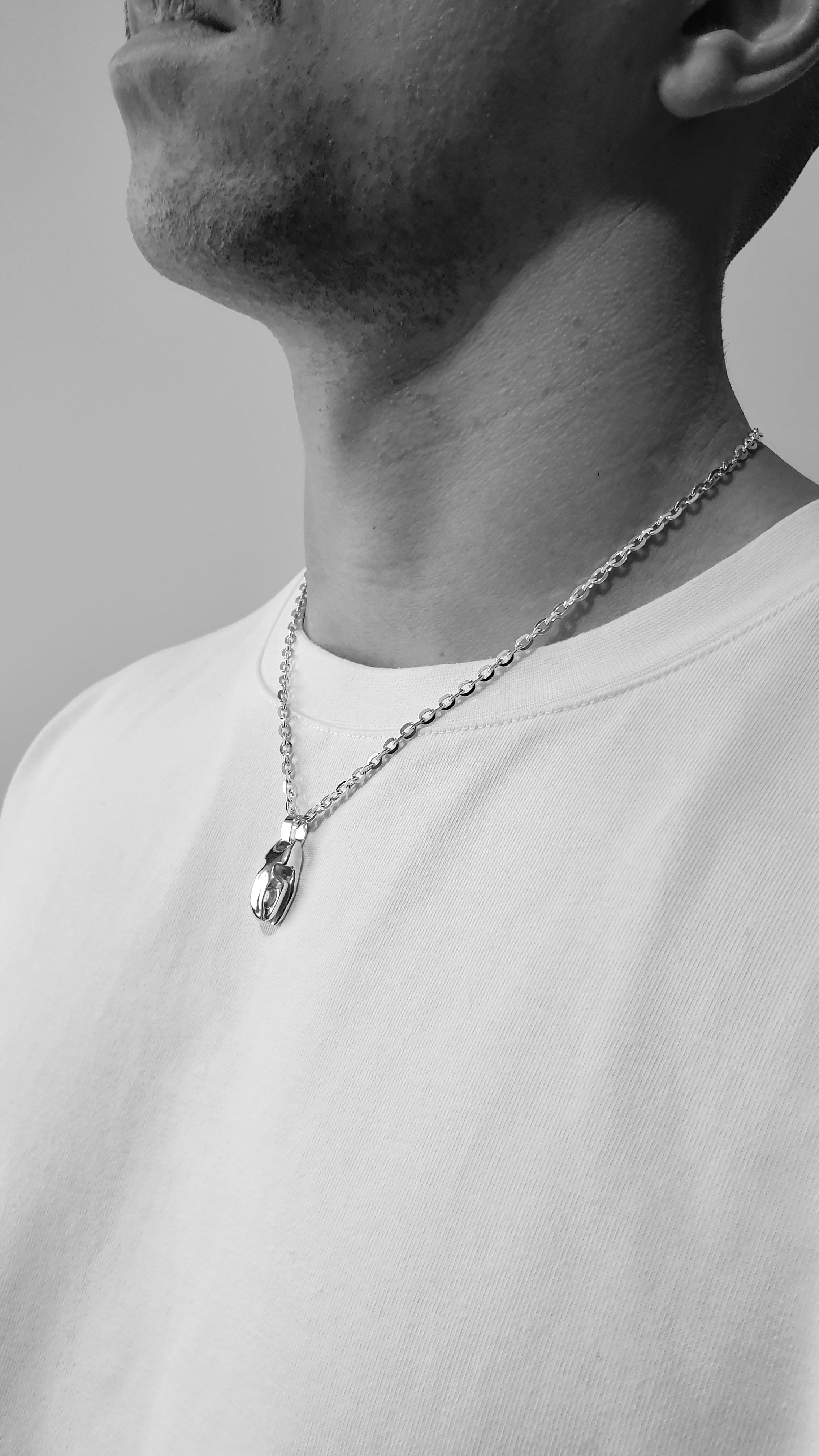 Necklaces & Pendants